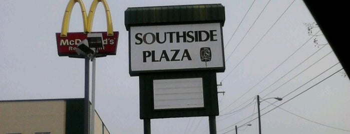 Southside Plaza is one of สถานที่ที่ Andrea ถูกใจ.