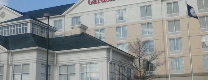 Hilton Garden Inn is one of Locais curtidos por Rozanne.