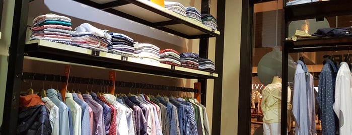 VR Menswear is one of Outlet Premium Brasília.