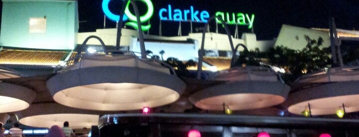 Clarke Quay is one of Lieux qui ont plu à Ian.