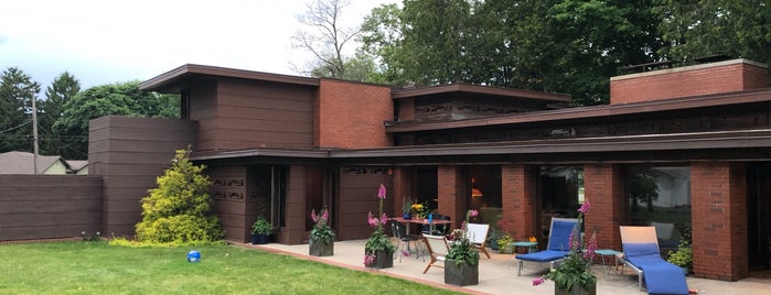 Frank Lloyd Wright's Schwartz House is one of Jamieさんのお気に入りスポット.