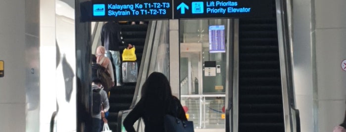 Stasiun Kereta Bandara Soekarno-Hatta is one of Transportation.