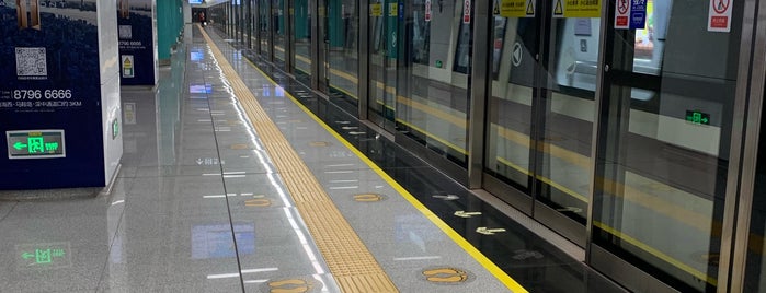 Yuehaimen Metro Station is one of 深圳地铁 - Shenzhen Metro.