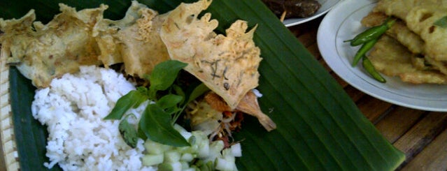 Pecel Pincuk Ibu Ida is one of Orte, die Faradina gefallen.