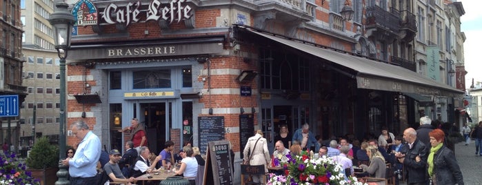 Café Leffe is one of Orte, an denen ich Leffe Brune vom Faß trank.