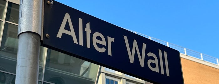 Alter Wall is one of Hamburg.