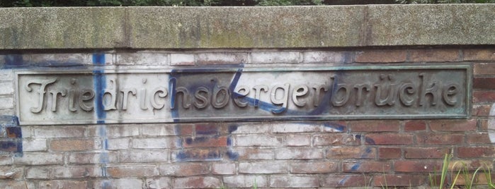 Friedrichsbergerbrücke is one of Hamburg: Brücken.