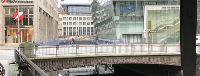 Altenwallbrücke is one of Hamburg: Brücken.