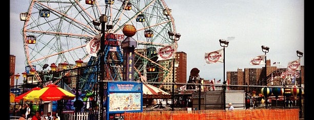 Coney Island Beach & Boardwalk is one of major estile.