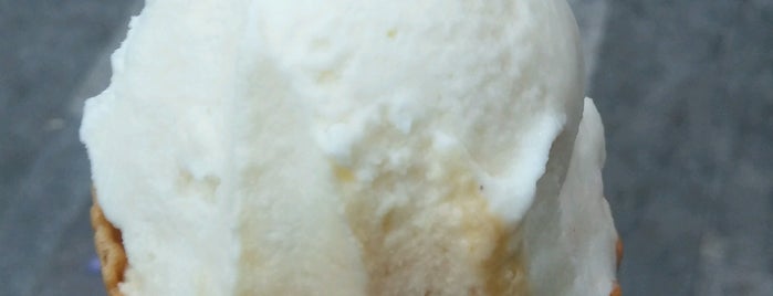 Glace Helado is one of Nouraさんの保存済みスポット.