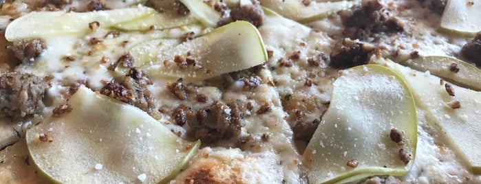 SPIN! Neapolitan Pizza is one of Marni : понравившиеся места.