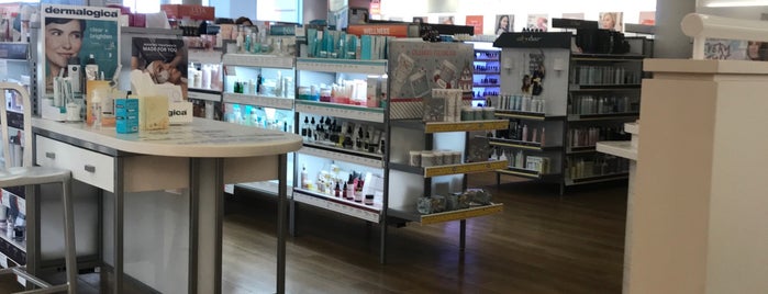 The 13 Best Cosmetics Shops In Omaha