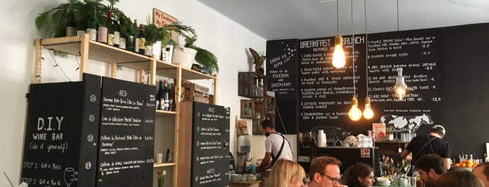 Allan's Breakfast Club & Wine Bar is one of Berlin.