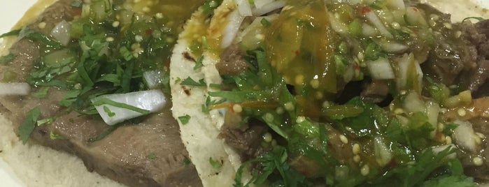 Tacos Providencia is one of Locais curtidos por Eduardo.