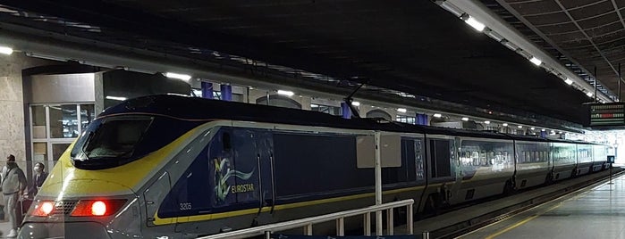 Platform 2 is one of Brussels / Bruges.