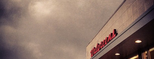 Walgreens is one of Karl'ın Beğendiği Mekanlar.