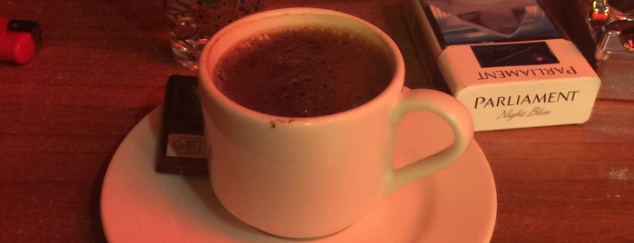 Kahverengi Café is one of Rutin Uğrak Yerlerimm.