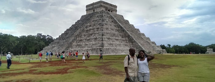 Zona Arqueológica de Chichén Itzá is one of mexico.