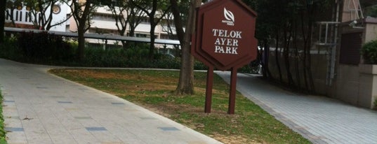 Telok Ayer Park is one of Lugares favoritos de Ian.