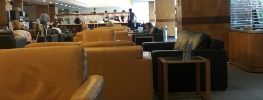 Cedar Lounge is one of World: Airports, Train/Metro/Bus Stns & Boat Ports.