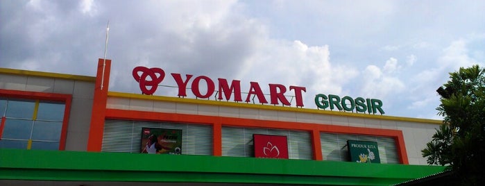 Yomart Grosir is one of Toserba Yogya Groups.