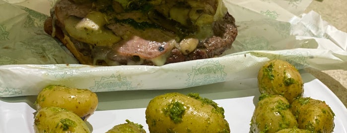 Verde & Carbon is one of Quito Hamburgers.