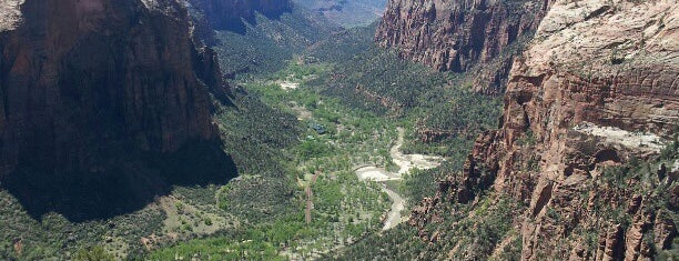 Angels Landing is one of Top photography spots.