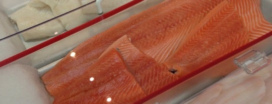 Carroll Gardens Fish Market is one of Mikeさんのお気に入りスポット.