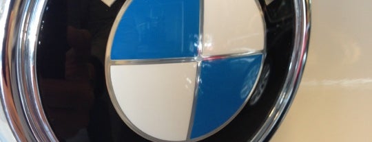 Kelly BMW is one of Tammyさんのお気に入りスポット.