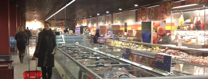 Супермаркет 5+ is one of Владивосток.
