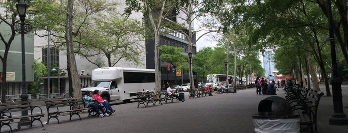 Dag Hammarskjöld Plaza is one of Tri-State Area (NY-NJ-CT).