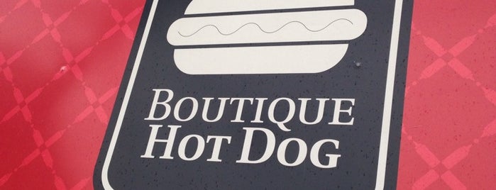Boutique Hot Dog is one of Tempat yang Disukai Travel Alla Rici.