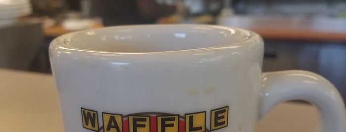 Waffle House is one of สถานที่ที่ Will ถูกใจ.