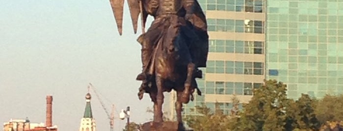 Monument to Zasekin is one of Lugares favoritos de Draco.