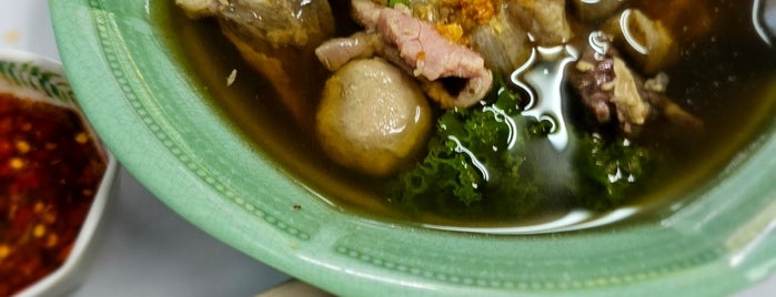 ก๋วยเตี๋ยวเนื้อไร้เทียมทาน is one of Beef Clear Soup.