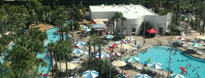 Universal's Cabana Bay Beach Resort is one of April'in Beğendiği Mekanlar.