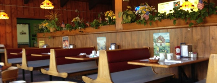 Shelly's Family Restaurant is one of Posti che sono piaciuti a Kate.