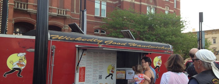 Mr. Hanton's is one of Hot Dogs in Cincinnati.