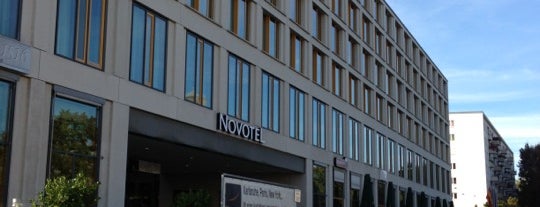 Novotel Karlsruhe City is one of Orte, die NikNak gefallen.