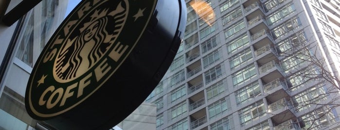 Starbucks is one of สถานที่ที่ Caroline ถูกใจ.
