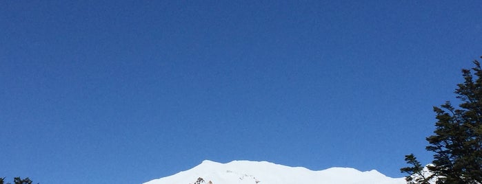 Tongariro National Park is one of New Zealand Trip.