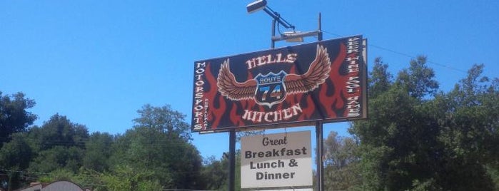 Hell's Kitchen Motorsports Bar & Grill is one of Tempat yang Disukai Edward.