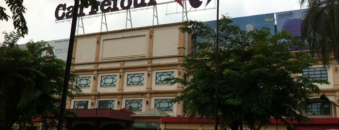 Carrefour is one of Tangerang City.