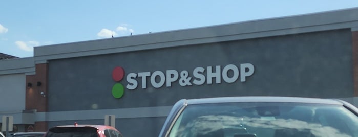 Stop & Shop is one of Lugares favoritos de Brian.