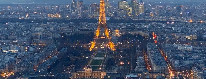 Observatoire Panoramique de la Tour Montparnasse is one of Tempat yang Disukai Heinie Brian.