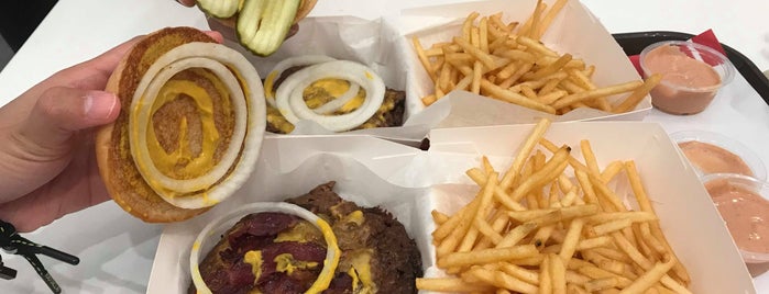 Freddy's Frozen Custard & Steakburgers is one of Posti che sono piaciuti a Heinie Brian.
