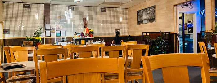 Saigon Restaurant is one of Albuquerque Must Stops.