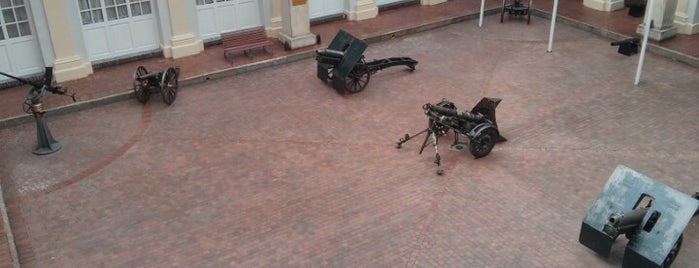 Museo Militar is one of Guía de Bogotá.