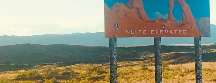 Welcome To Utah is one of สถานที่ที่ Steve ถูกใจ.