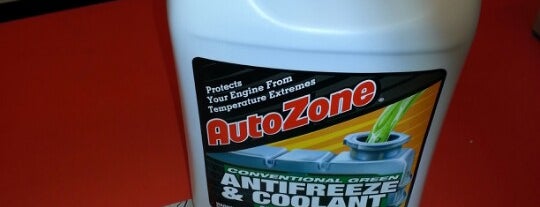 AutoZone is one of Stacyさんのお気に入りスポット.